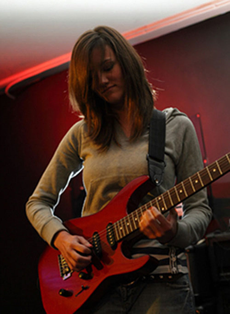 girl_guitar